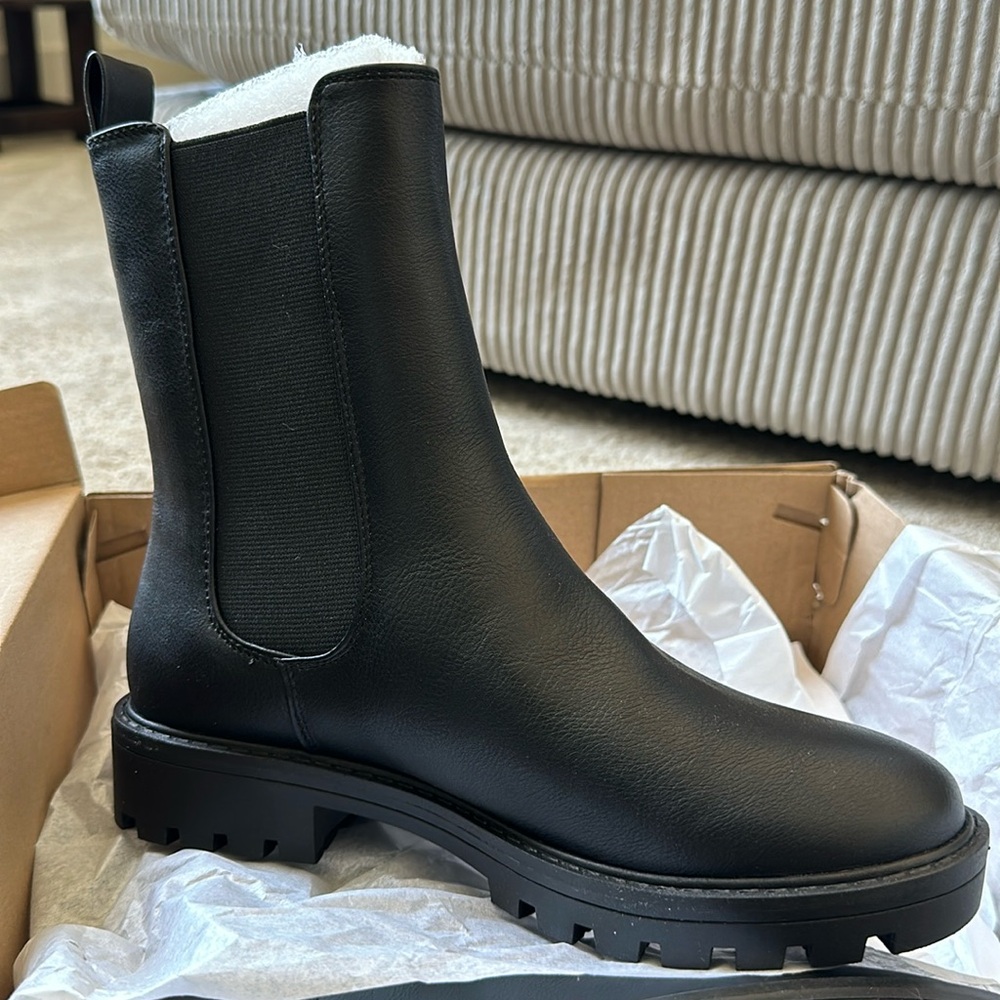 Brand New: Loft Lug Sole Chelsea Boots, Black, Size 5.5